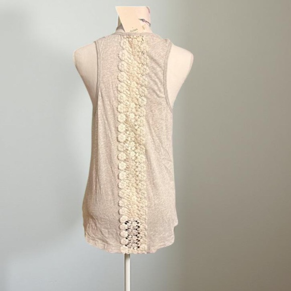 Dylan Grey tank top with floral crochet round neck Dylan Medium NWT - Picture 7 of 13